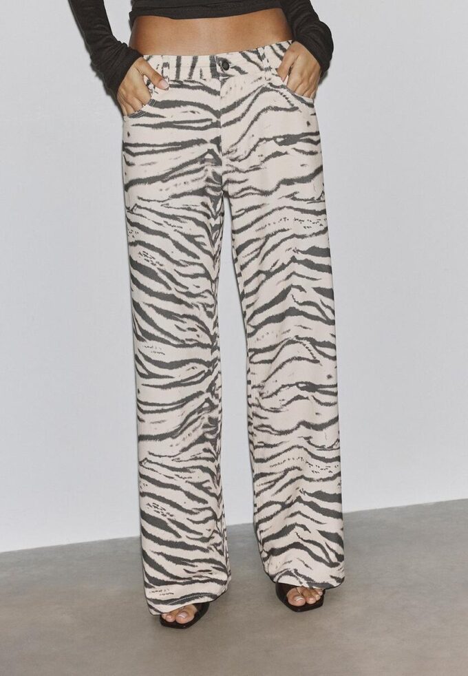 Weit geschnittene Hose Weit geschnittene Hose