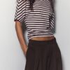 Weit geschnittene, taillierte Hose mit Abnähern