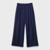 Weit geschnittene, taillierte Hose mit Abnähern Weit geschnittene, taillierte Hose mit Abnähern