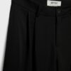 Weit geschnittene, taillierte Hose mit Abnähern Weit geschnittene, taillierte Hose mit Abnähern
