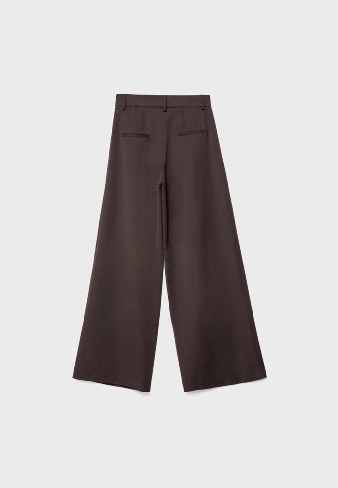 Weit geschnittene, taillierte Hose mit Abnähern