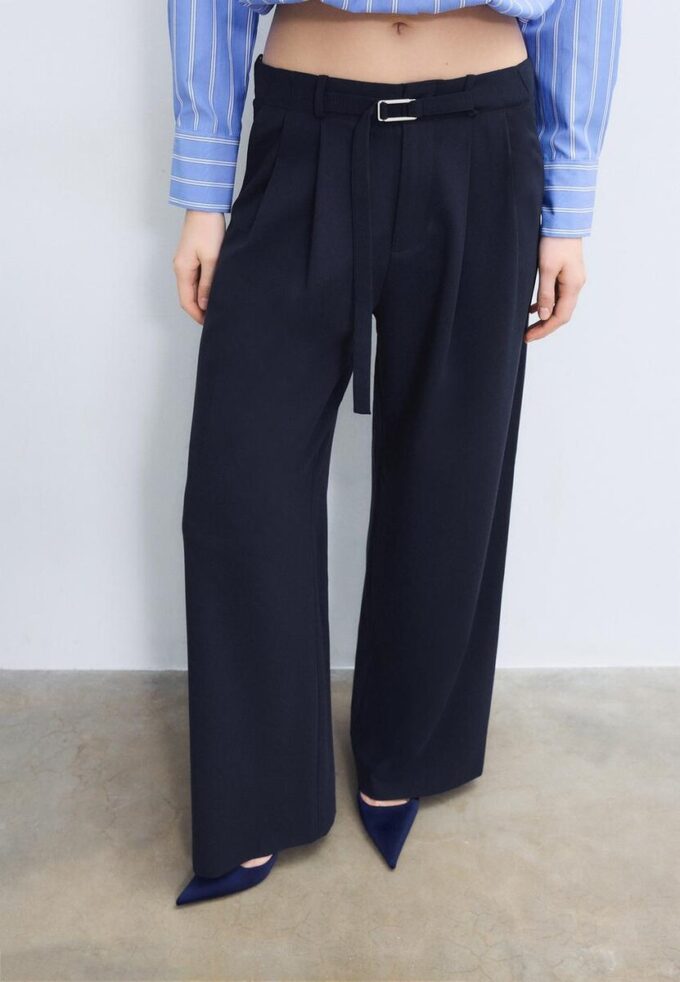 Wide Leg Hosen mit Schnallendetail