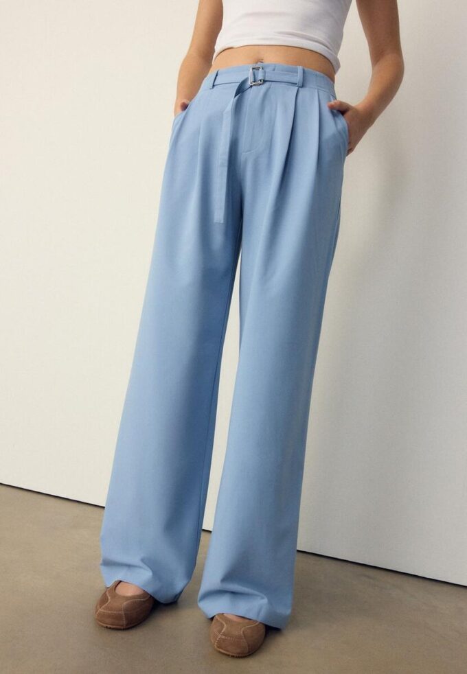 Wide Leg Hosen mit Schnallendetail