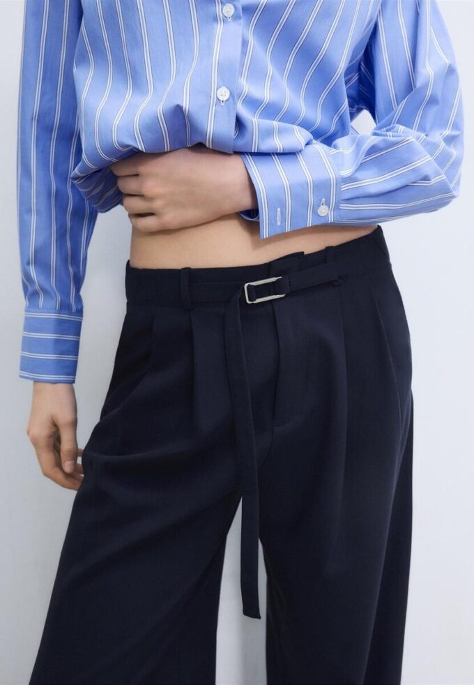 Wide Leg Hosen mit Schnallendetail