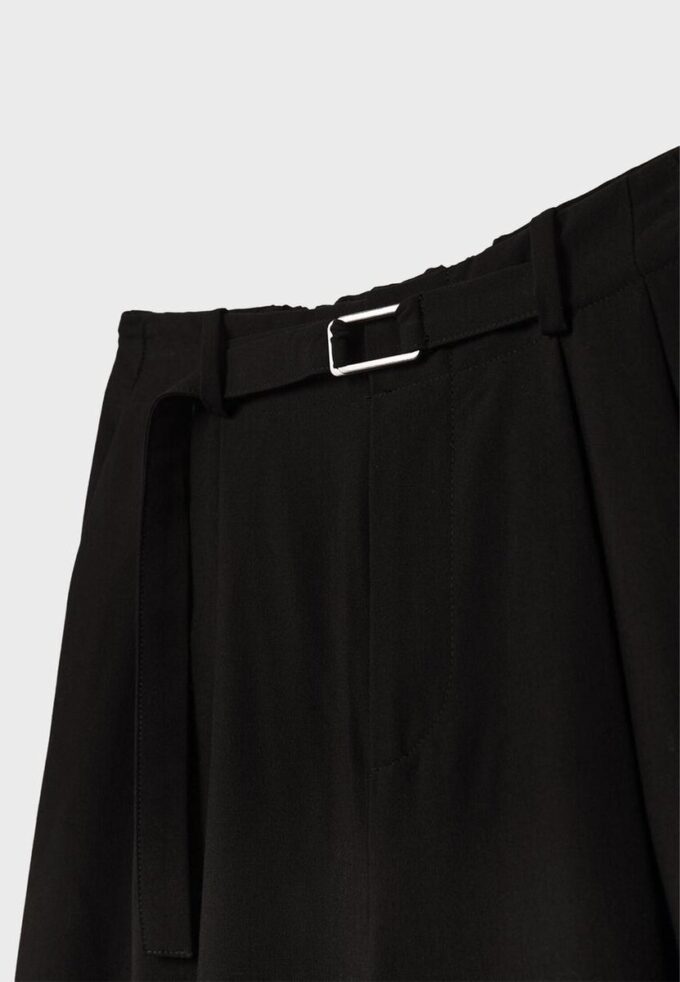 Wide Leg Hosen mit Schnallendetail