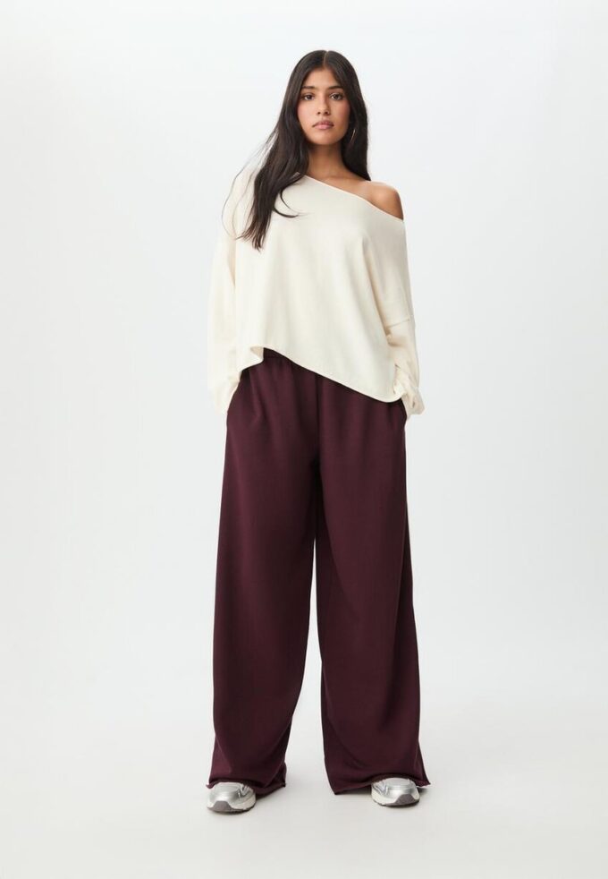 Wide Leg Plüschhose mit Zierdetails
