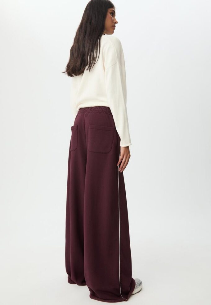 Wide Leg Plüschhose mit Zierdetails