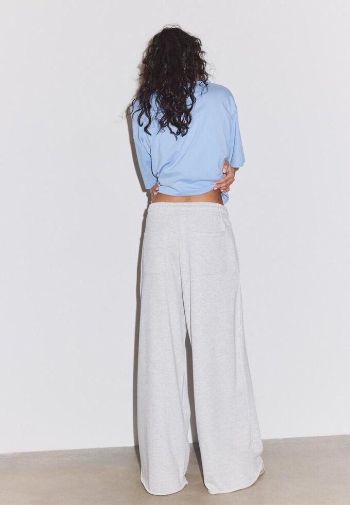 Wide Leg Plüschhose mit Zierdetails