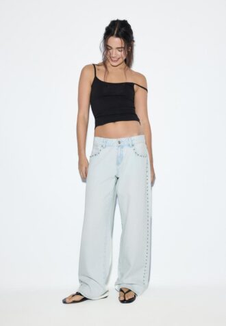 Wide Leg-Schnitt, lockere Jeans mit Nieten