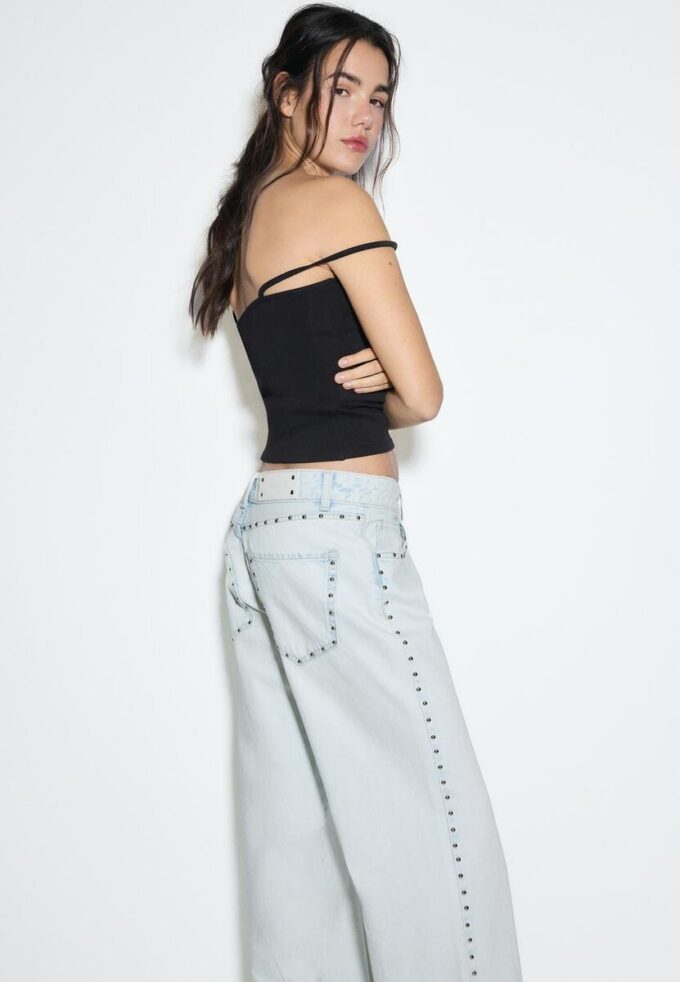 Wide Leg-Schnitt, lockere Jeans mit Nieten