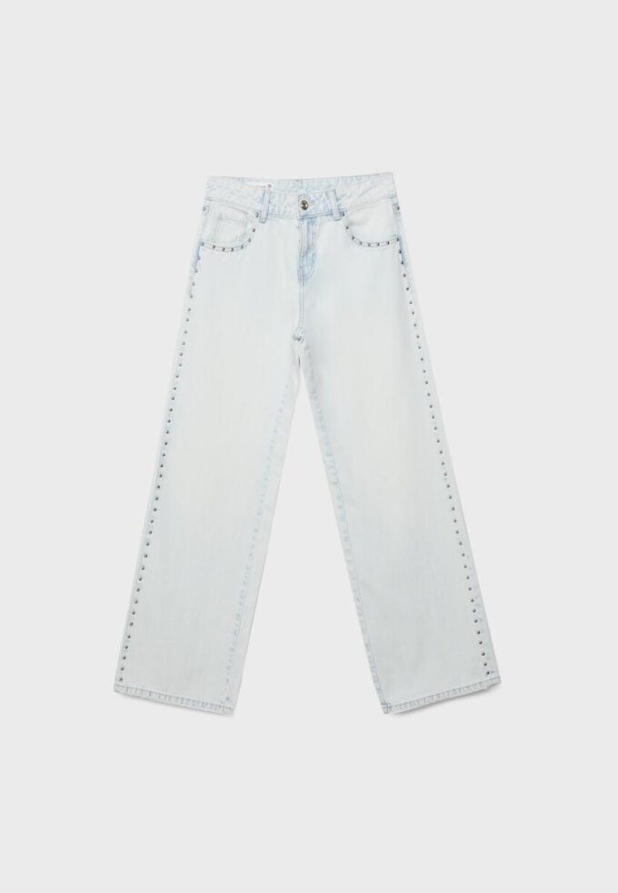 Wide Leg-Schnitt, lockere Jeans mit Nieten