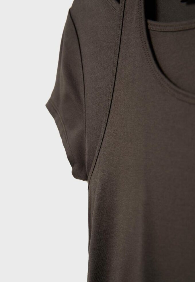 Zeilagiges Kurzarm-T-Shirt