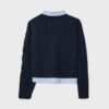 Zweifarbiger Strickpullover mit abnehmbarem Kragen Zweifarbiger Strickpullover mit abnehmbarem Kragen